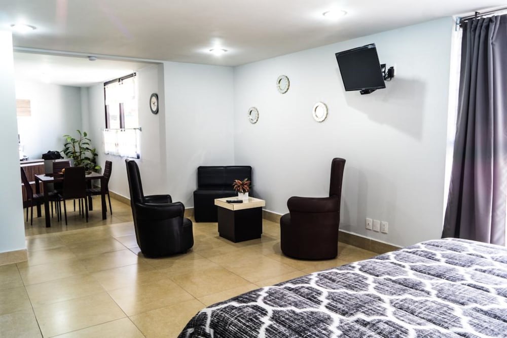 Фото Capital O Lowe Suites