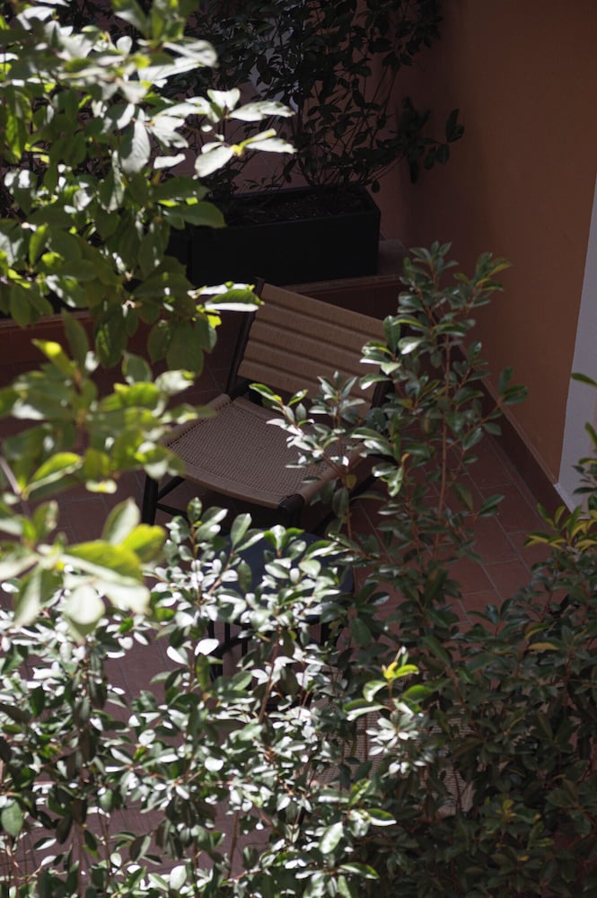 Фото The Sanctuary Urban Retreat