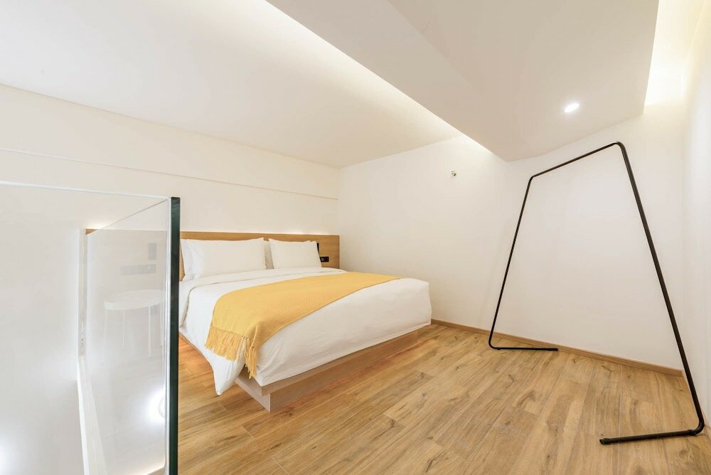 Фото Rezen Sunbow Hotel