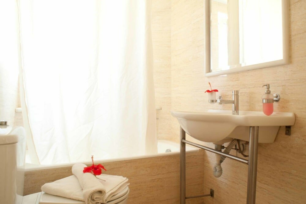 Фото Semiramis Suites