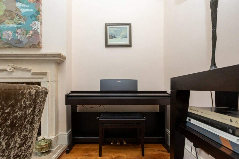 Фото Incredible 5 Bedroom House W/private Garden -wandsworth!