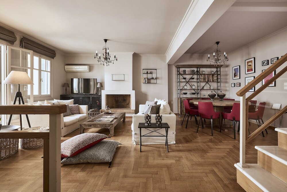 Фото Plaka's Villa with Breathtaking Acropolis View