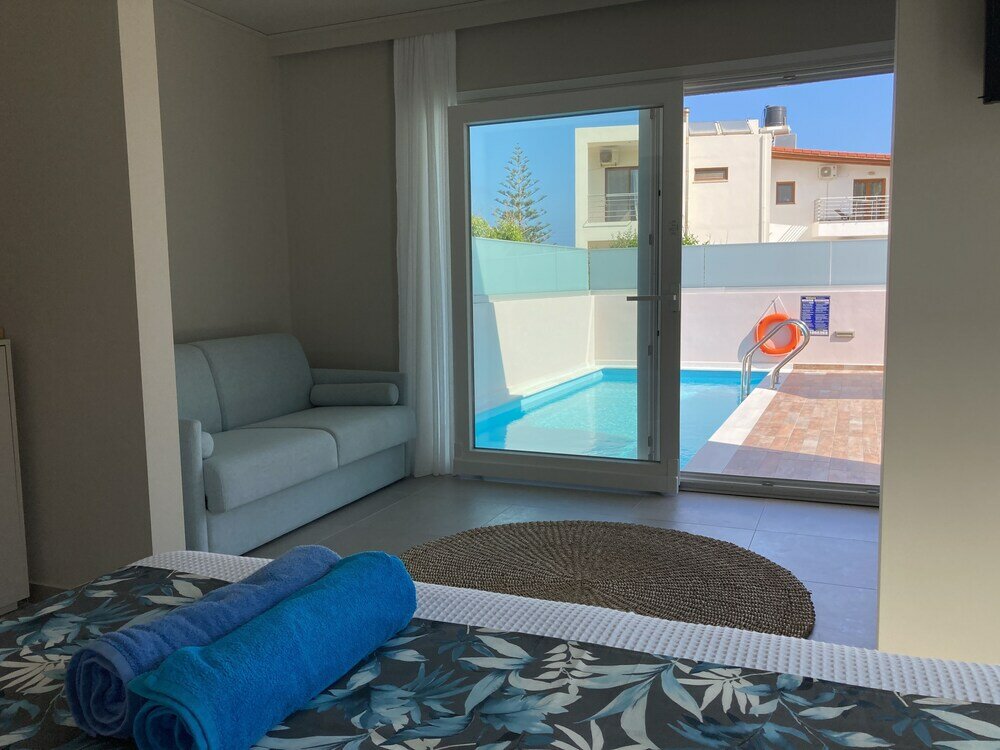 Фото Sarpidon Suites