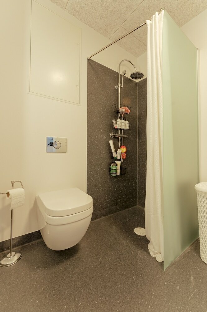 Фото Bright 2Br Apartment, Great View