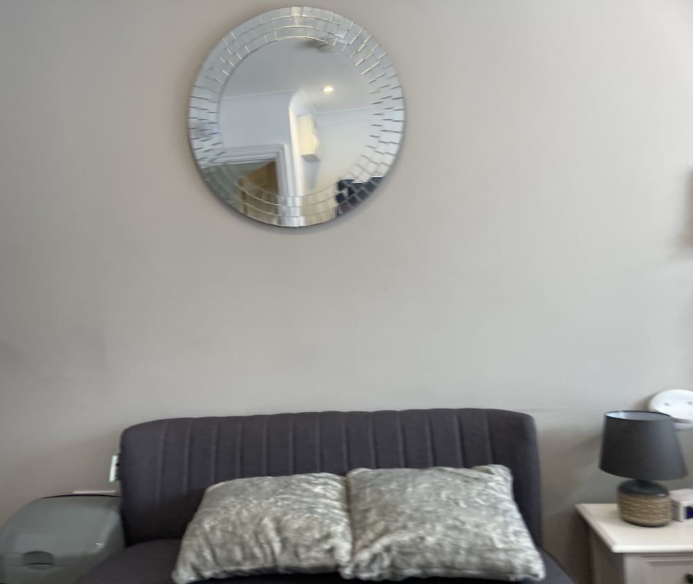 Фото Private Self-contained Annex With Wifi & Parking