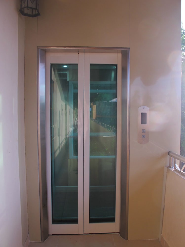 Фото Oyo Baan Tong Tong Pattaya Resort