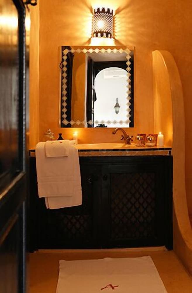 Фото Riad Assaada