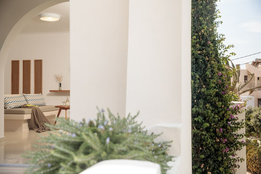 Фото Proteas Hotel & Suites