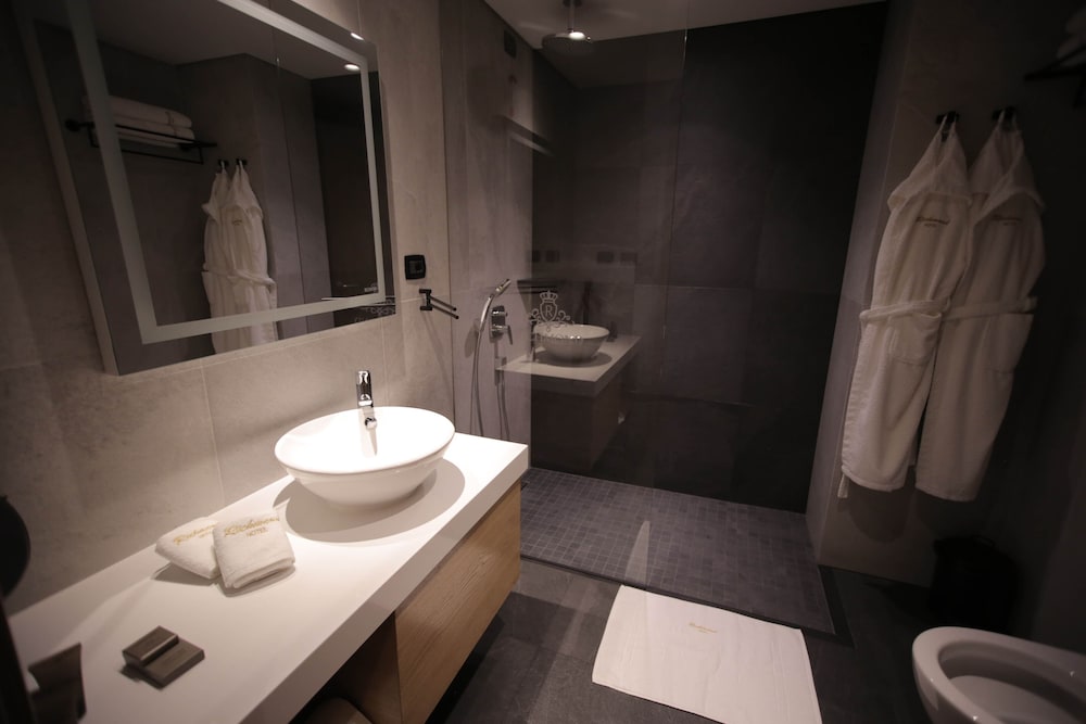 Фото Richmond Hotel