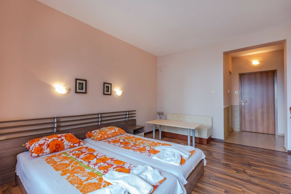 Фото Double Room in Dafinka Guest House