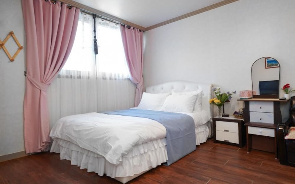 Фото Yeosu Expo Pension Hotel