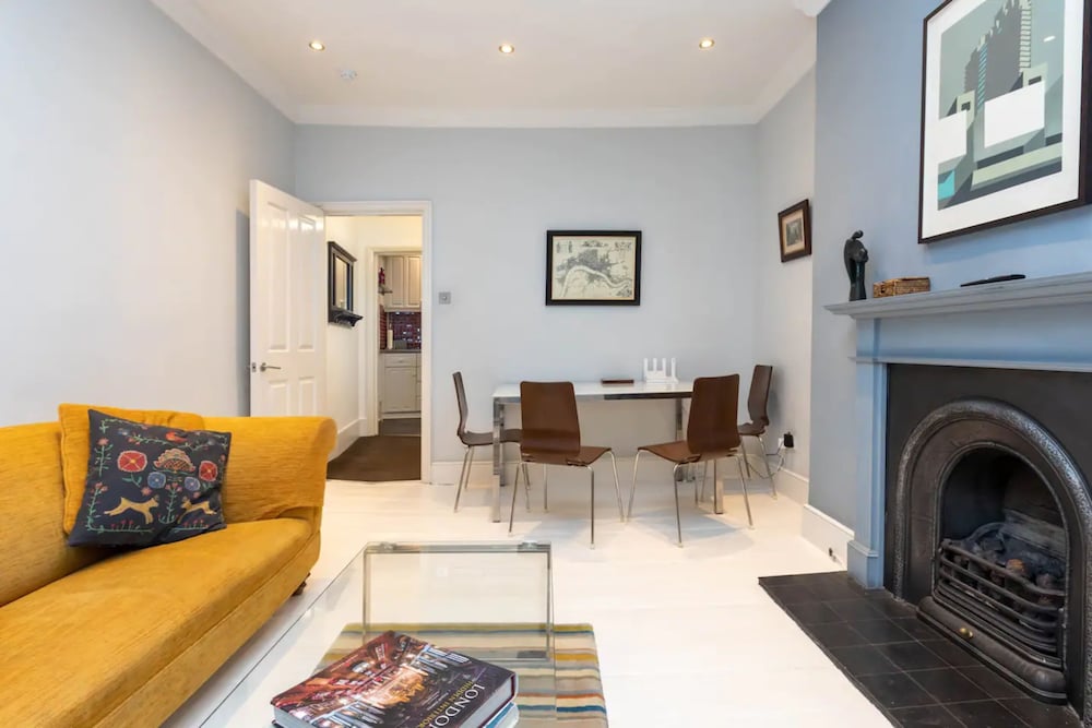 Фото 2 Bedroom 2 Bathroom Victorian Maisonette in Barbican