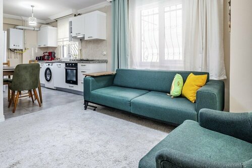 Апартаменты Comfortable Flat With Backyard in Maltepe в Малтепе