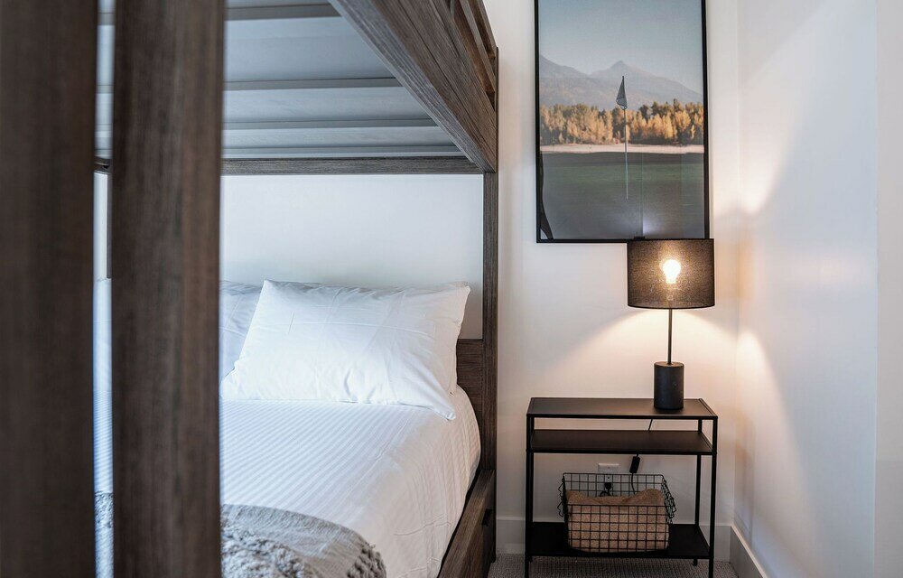 Фото Glades and Green by Revelstoke Vacations