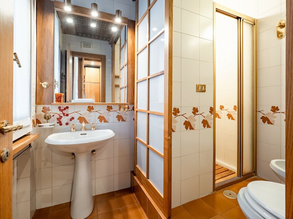 Фото Elegant Flat in Milan's Heart