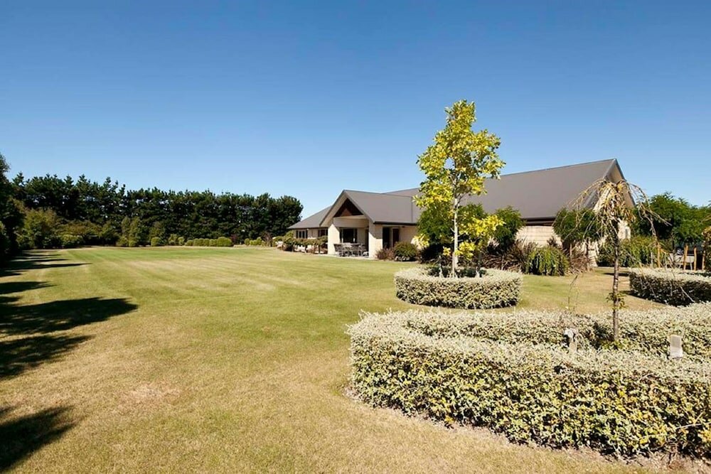 Фото Claremont Country Lodge B&b