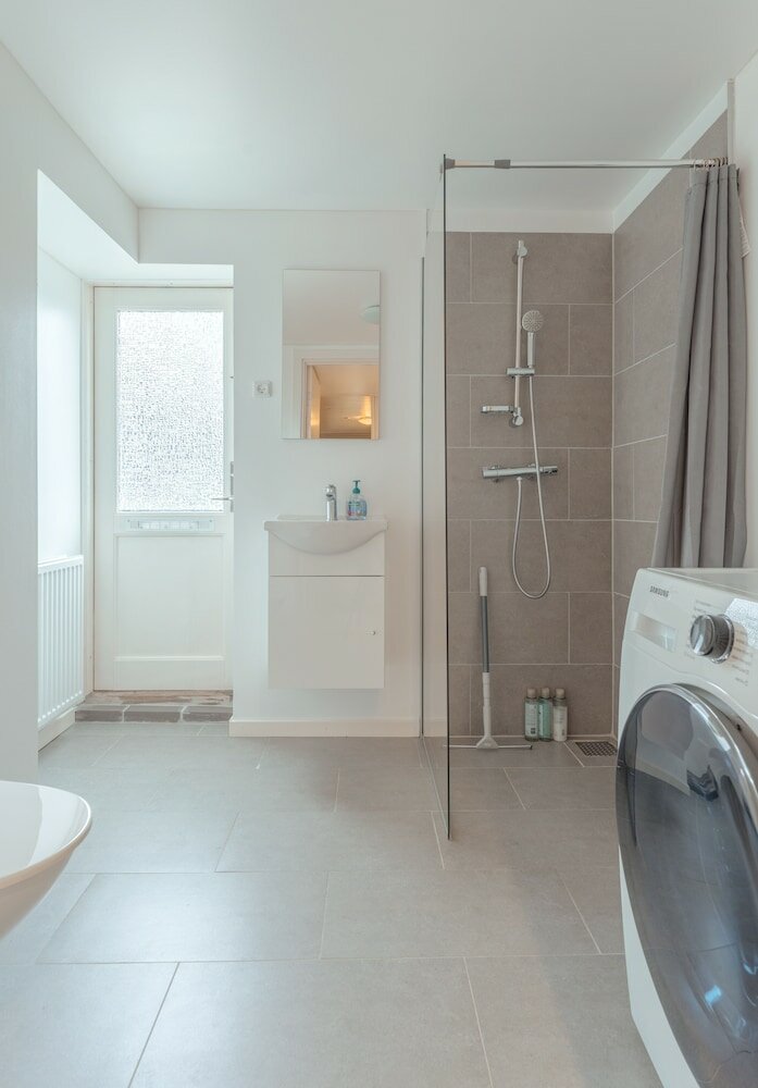 Фото Spacious 6 Bedroom Home In The Heart Of Tórshavn