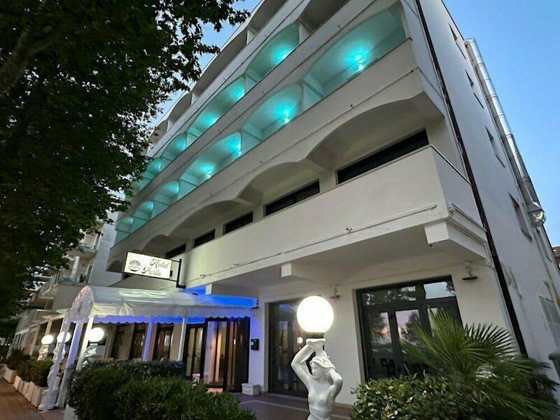 Гостиница Hotel Perla в Чезенатико