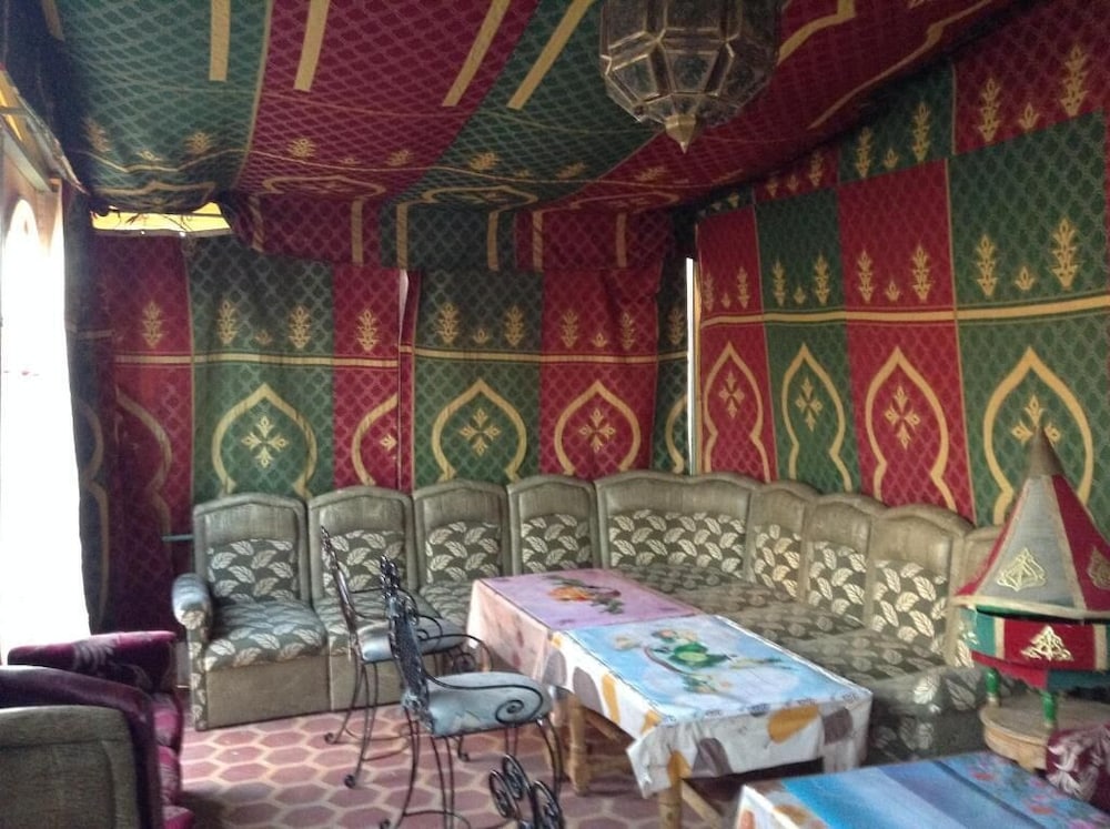 Фото Faouzi Hôtel