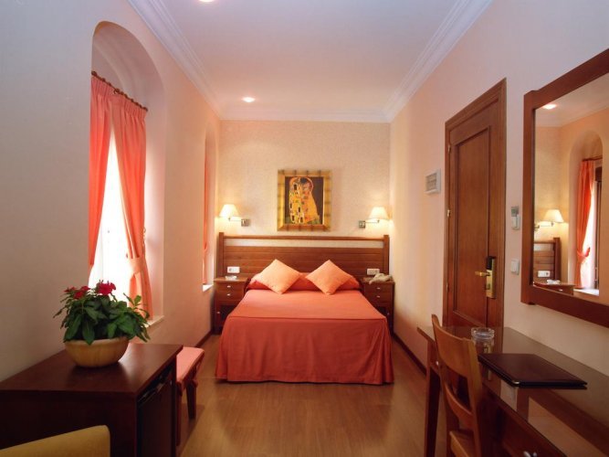 Фото Hotel California