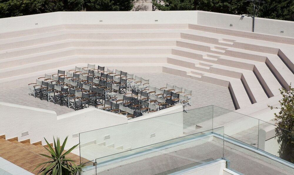 Фото Sovereign Beach Hotel - All Inclusive