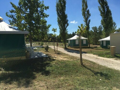 Гостиница Camping Les Bois de Mont Redon