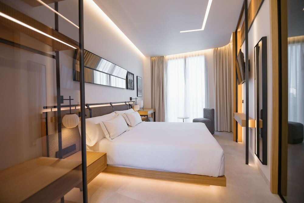 Фото MYR Puerta Serranos