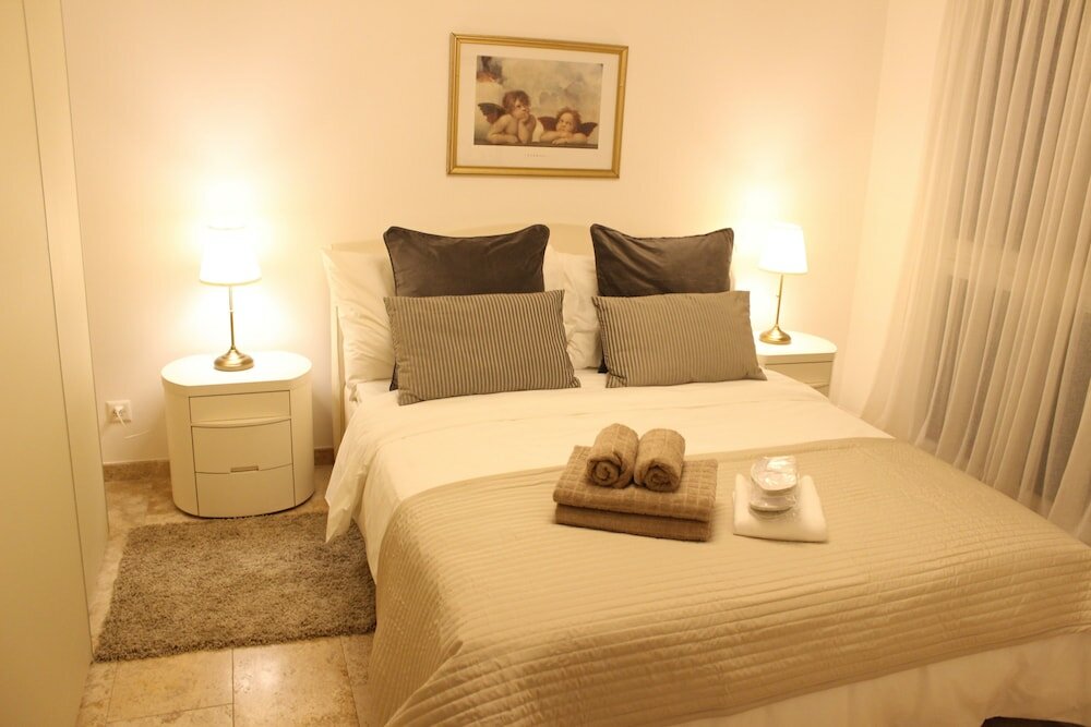 Фото Montreux Lake View Apartments City Centre