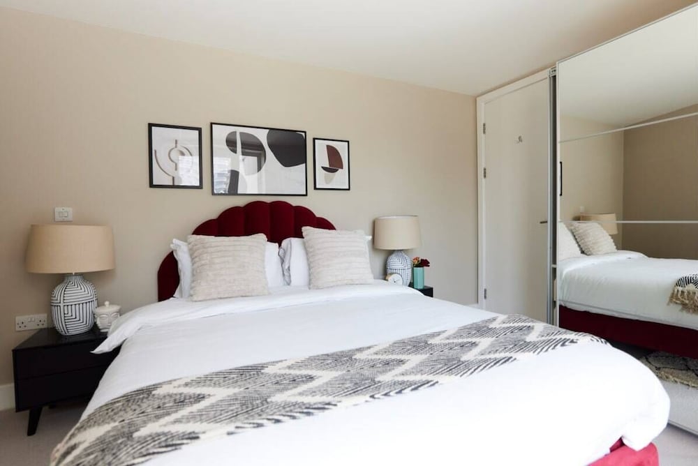 Фото The Albert Embankment Escape - Breathtaking 2bdr Flat With Balcony