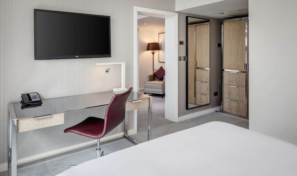 Фото Hilton London Angel Islington