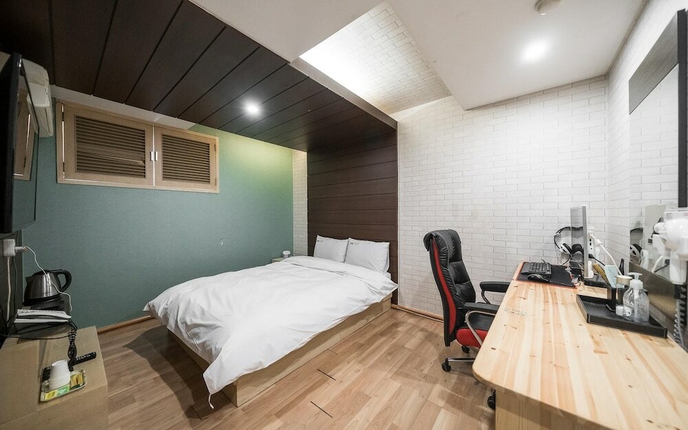 Фото Yongin Chameleon