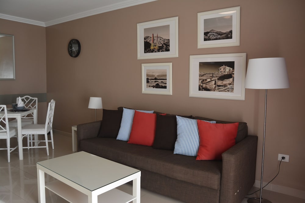 Фото Residencial La Quinta Park Suites