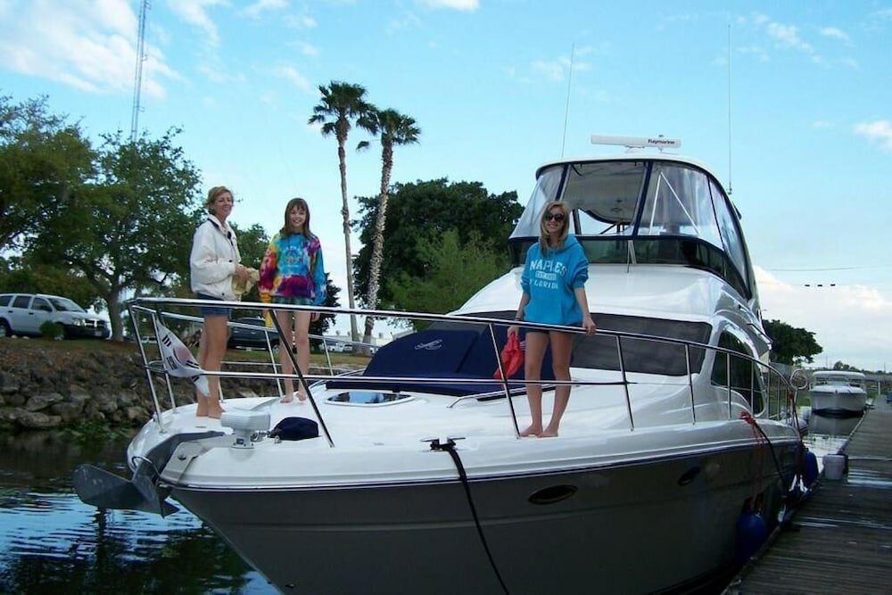 Фото Roland and Mary Ann Martin Resort