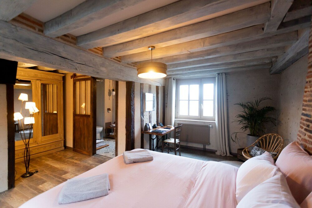 Фото La Tour aux Grains