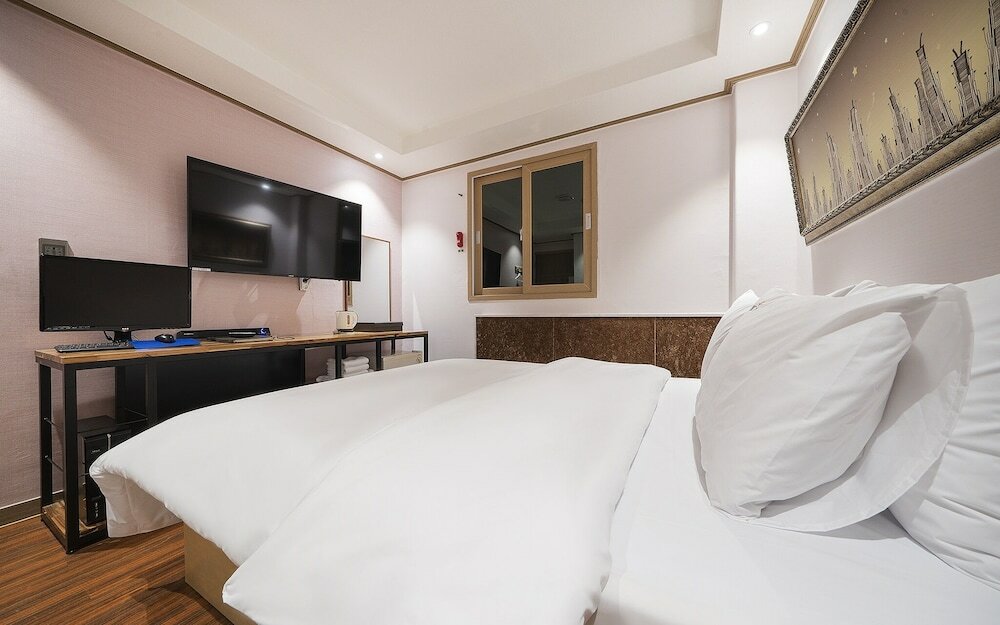 Фото Shinchon S Hotel