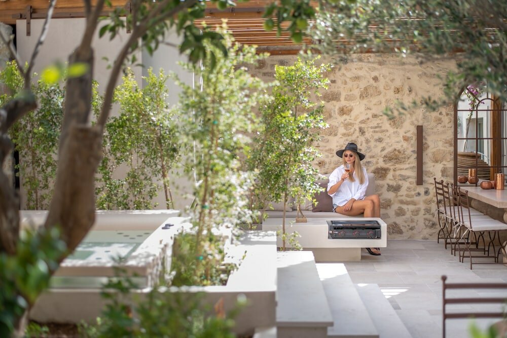 Фото Inotropes Boutique Suites - Adults Only