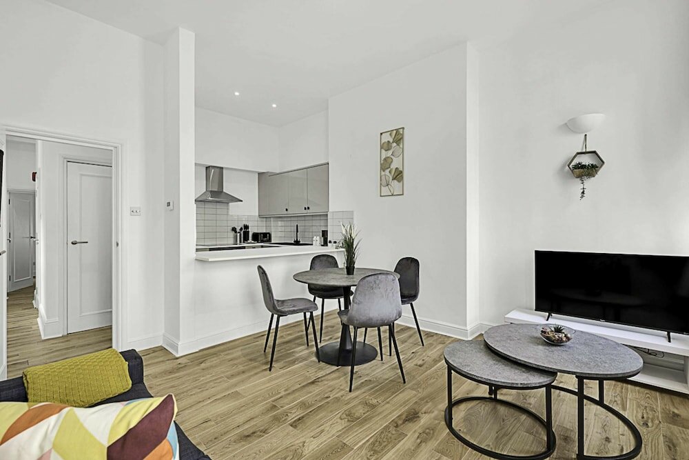 Фото Contemporary Oasis in Paddington