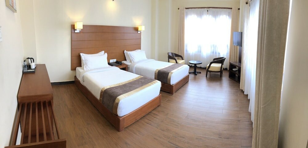 Фото Legphel Hotel