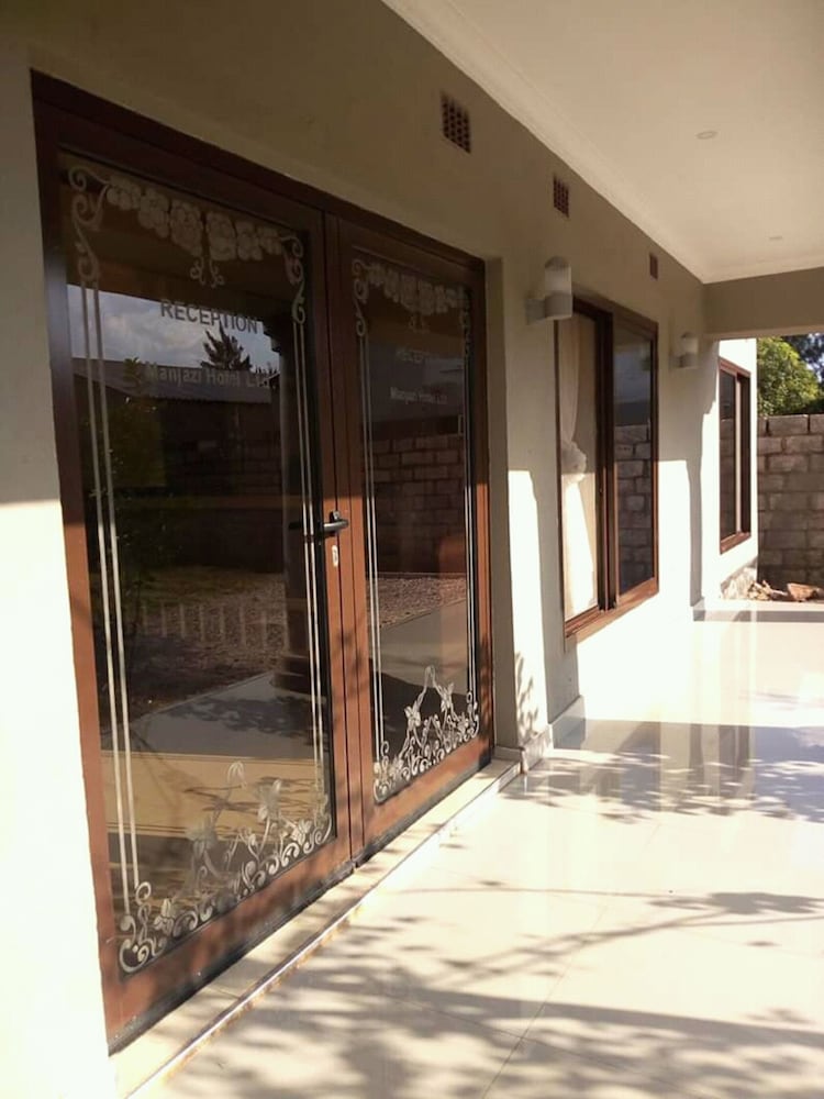 Фото Manjazi Hotels