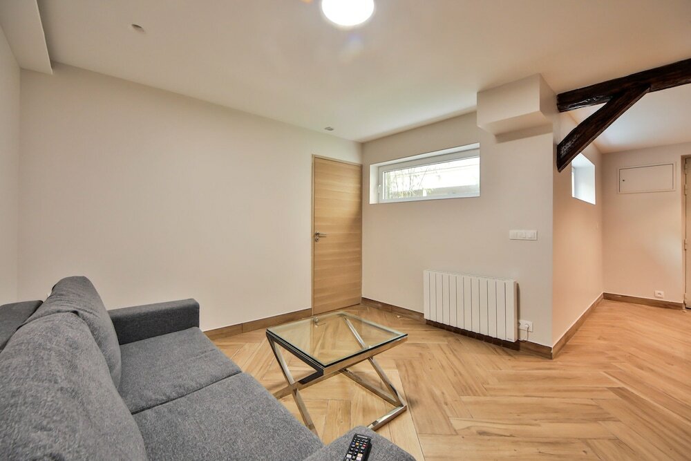 Фото Blue Night International 49