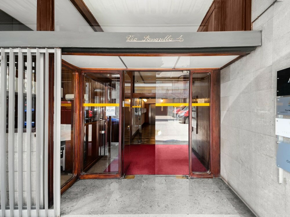 Фото Milan Adore