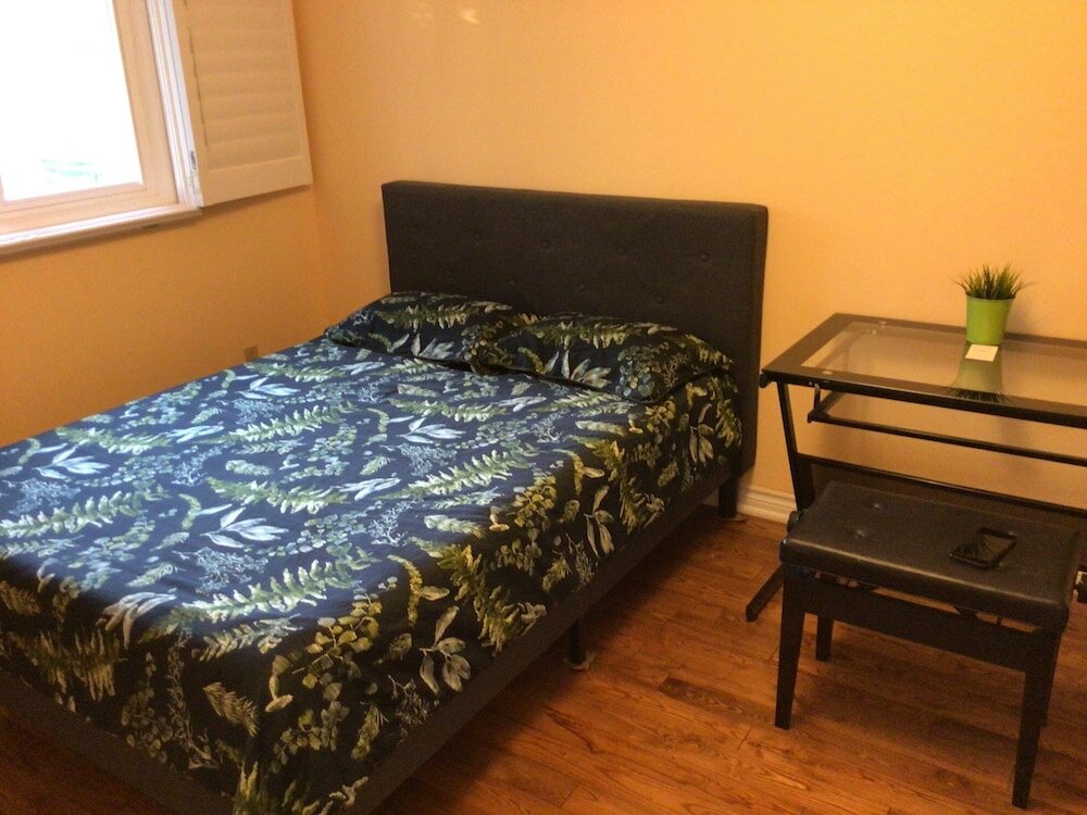 Фото Comfortable Home in Richmond Hill