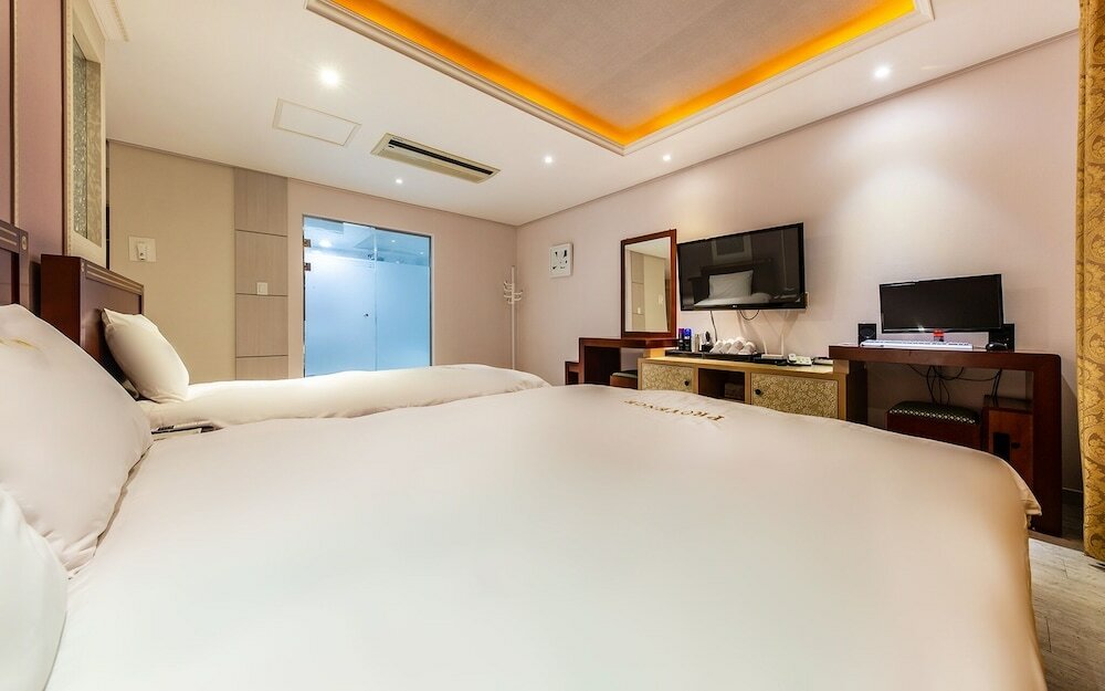 Фото Yeosu Hotel Provence