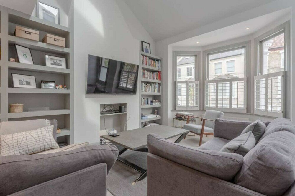 Фото Contemporary 2bd Flat w Patio, Clapham!