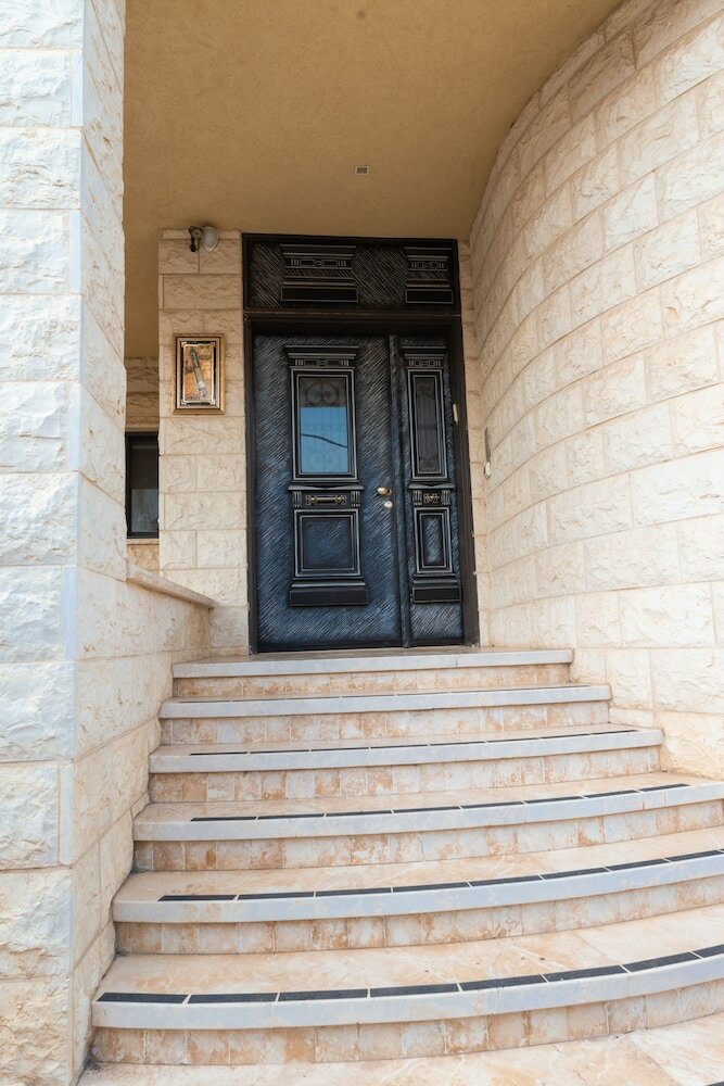 Фото Grace Holon Villa & Pool