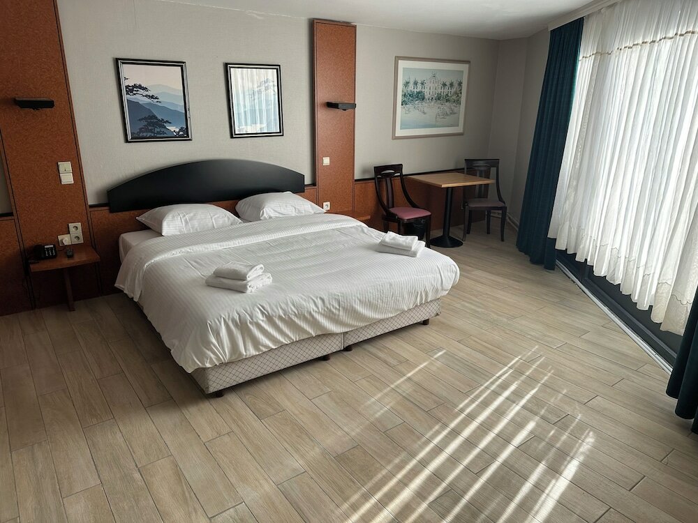 Фото Hotel Europacity