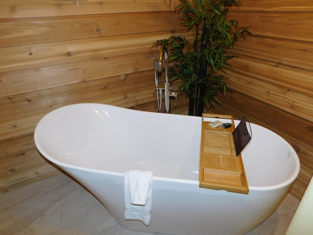 Фото Little Creek Cove Beachfront Resort