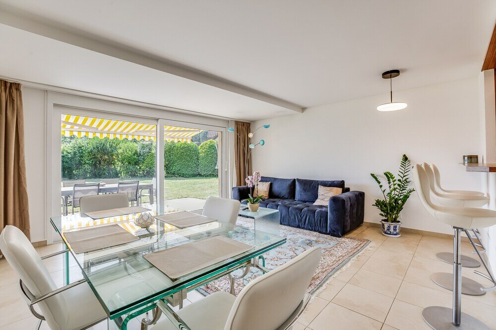 Фото Cozy apartment for families in Blonay