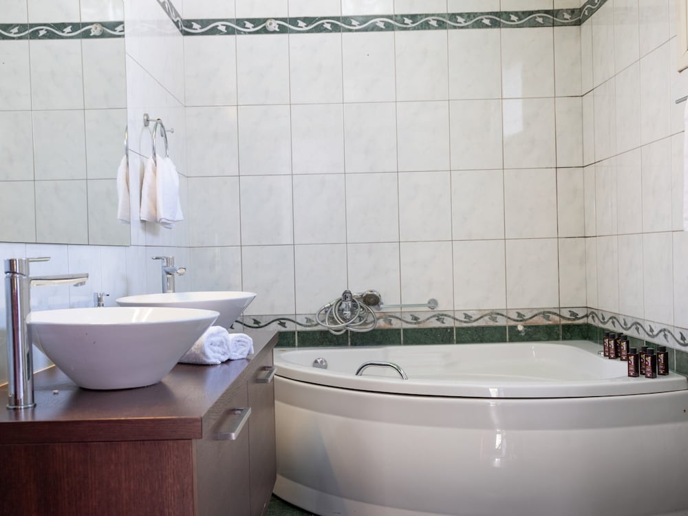 Фото Grey House by Checkin