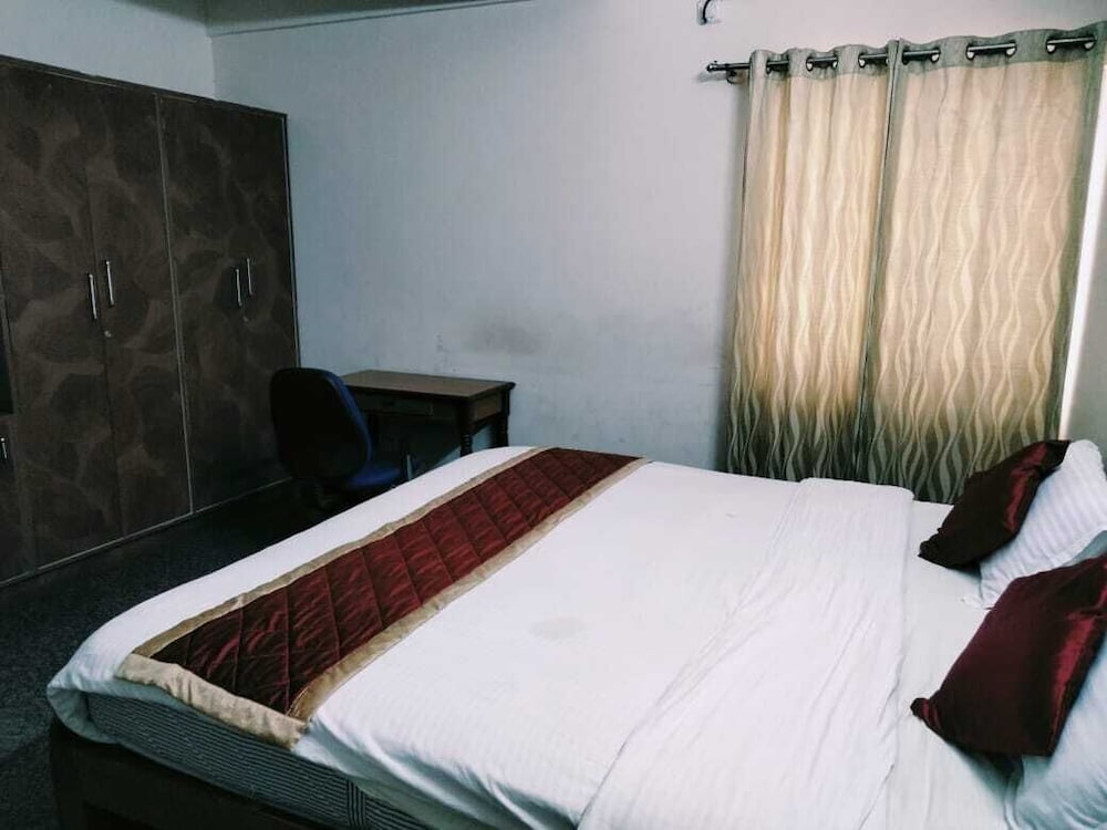 Фото Hotel G Grand by Urban Stay